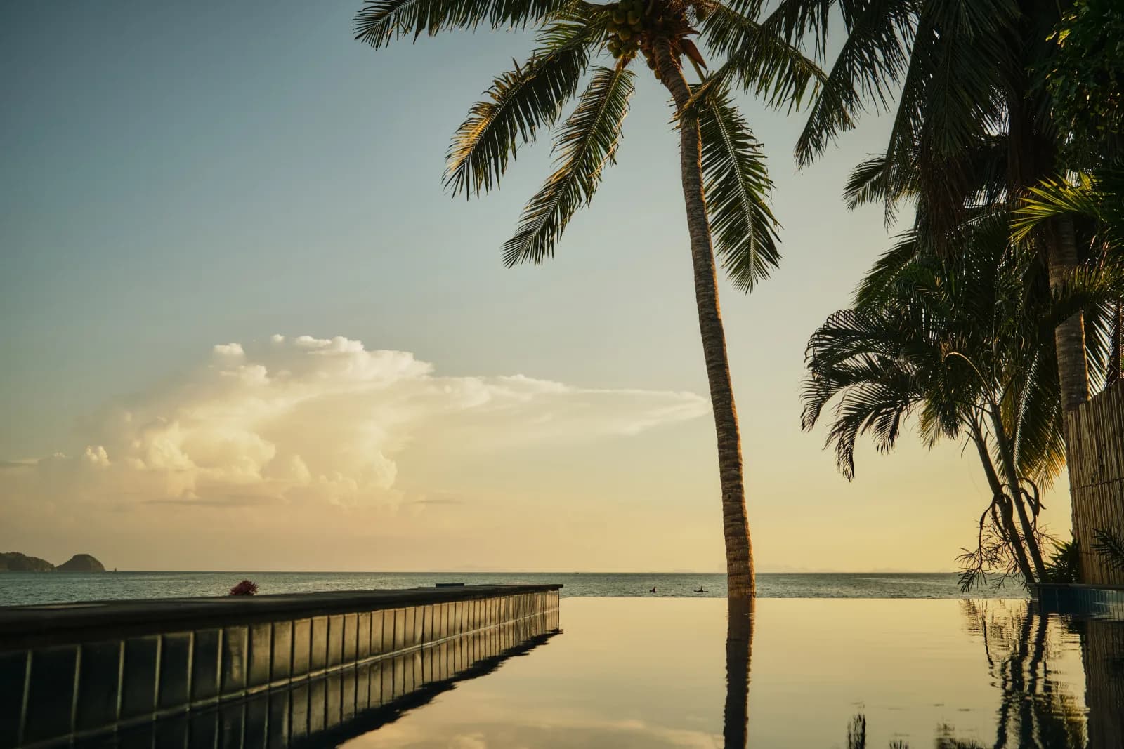 Hin Kong Bay tropical villa with infinity pool